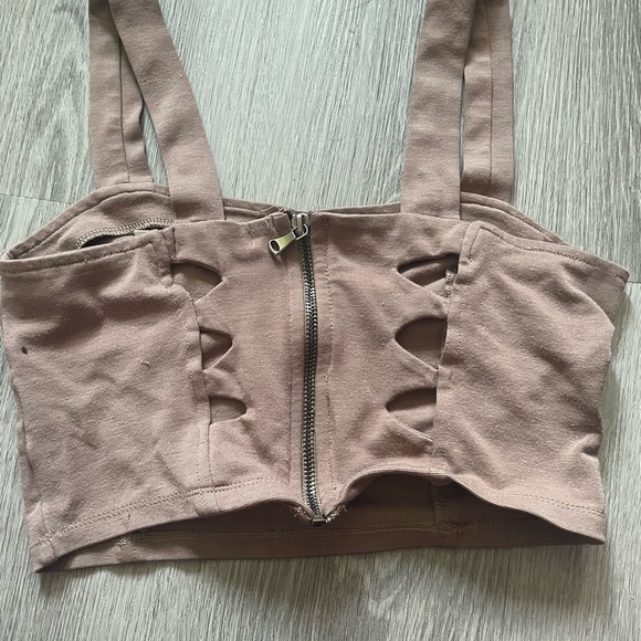 brown semi open back cropped tank! size S - Picture 2 of 3
